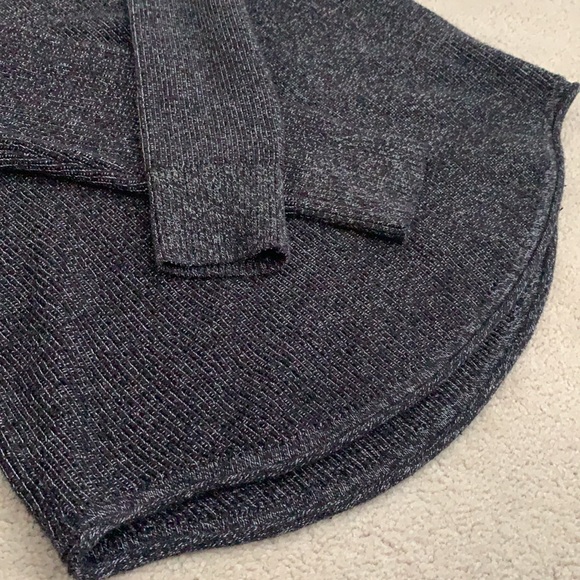 Hollister, Knitted Curved Bottomed Sweater, Heathered White/Black, MEDIUM - Picture 5 of 6